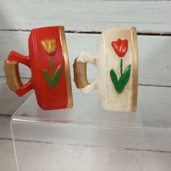 Vintage Artmark Japan Iron Shaped Salt & Pepper Shakers Tulip Design Handpainted - Picture 3 of 9